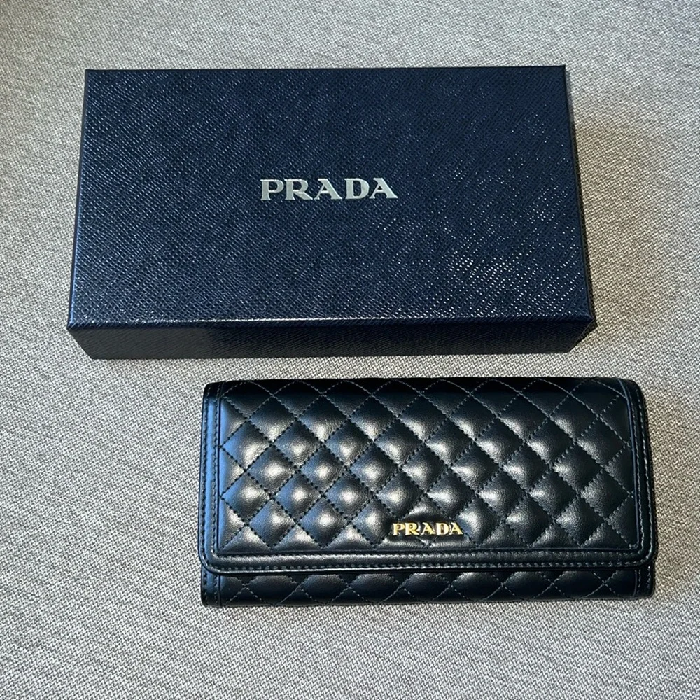 Prada Soft Calf Quilt Wallet-Authentic-EUC